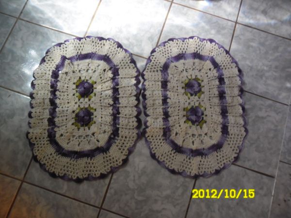 jogo de tapete c/detalhes roxo